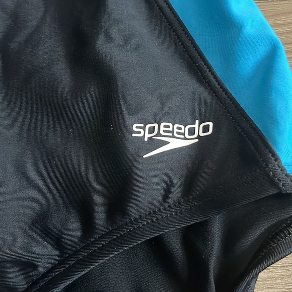 Full piece Speedo! - Picture 2 of 6